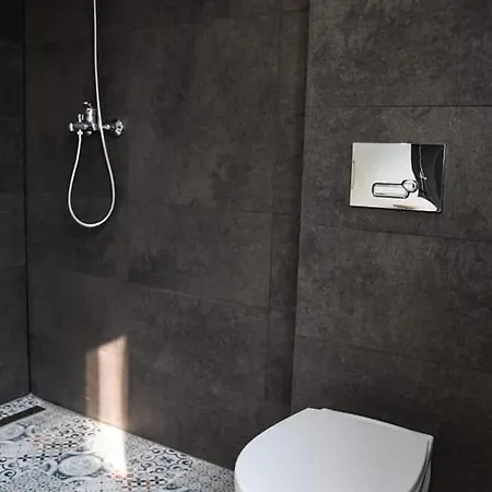 Akacjowy Zakatek Leba *