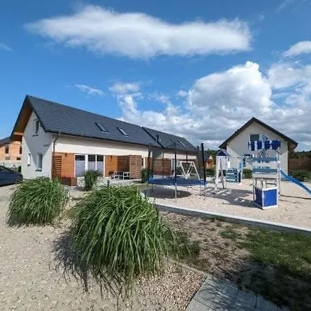 Akacjowy Zakatek Leba Nyaraló *